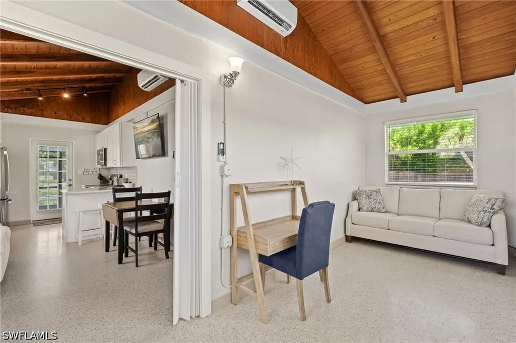 2134 Palm Street Naples FL 34119