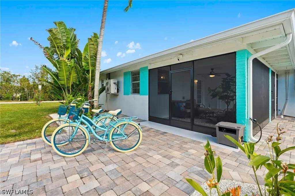 2134 Palm Street Naples FL 34119