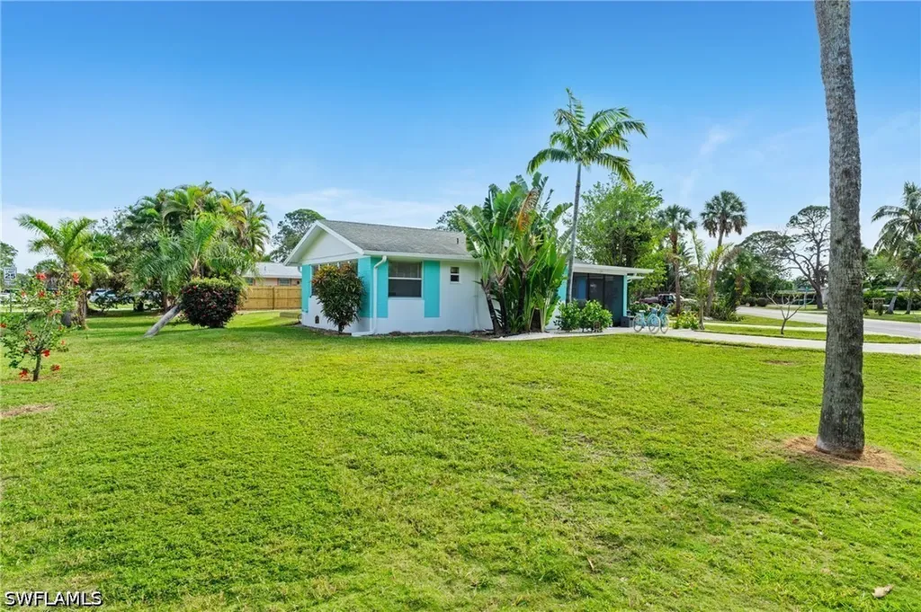 2134 Palm Street Naples FL 34119