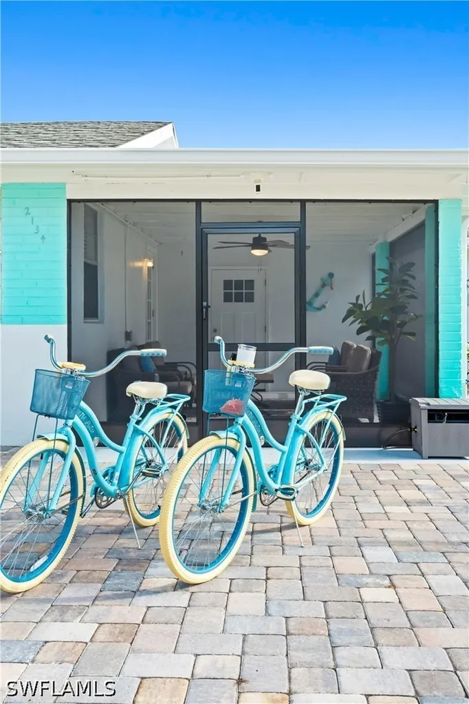 2134 Palm Street Naples FL 34119
