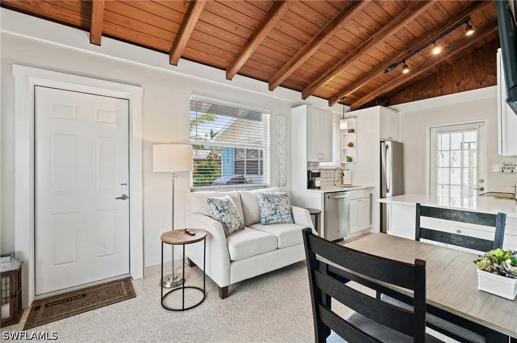 2134 Palm Street Naples FL 34119