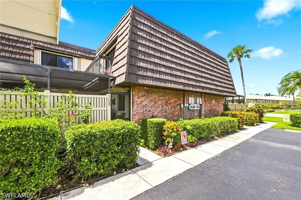 108 Lake Point Lane Naples FL 34112