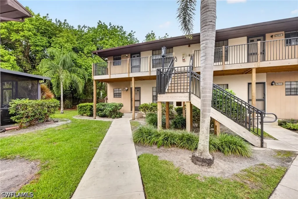 5300 Treetops Drive Naples FL 34113