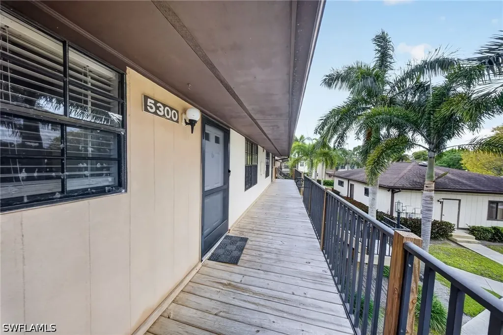5300 Treetops Drive Naples FL 34113