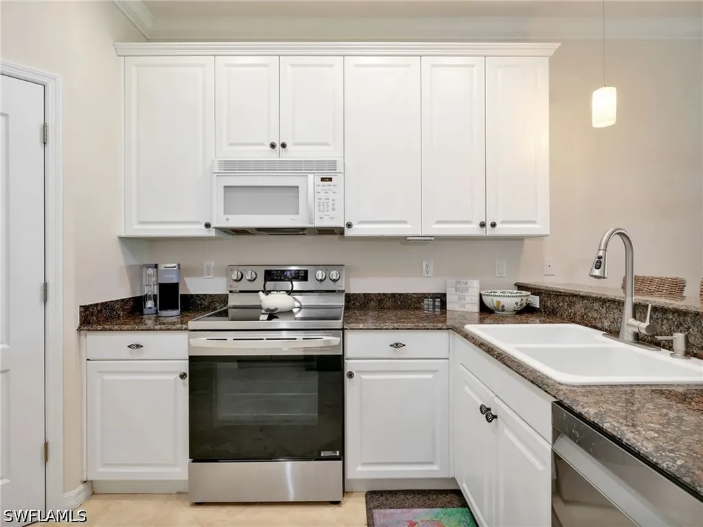 20030 Serre Drive Estero FL 33928