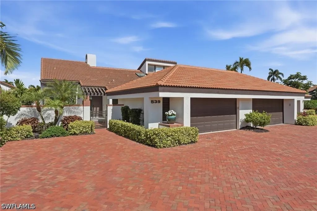 539 Bay Villas Lane Naples FL 34108
