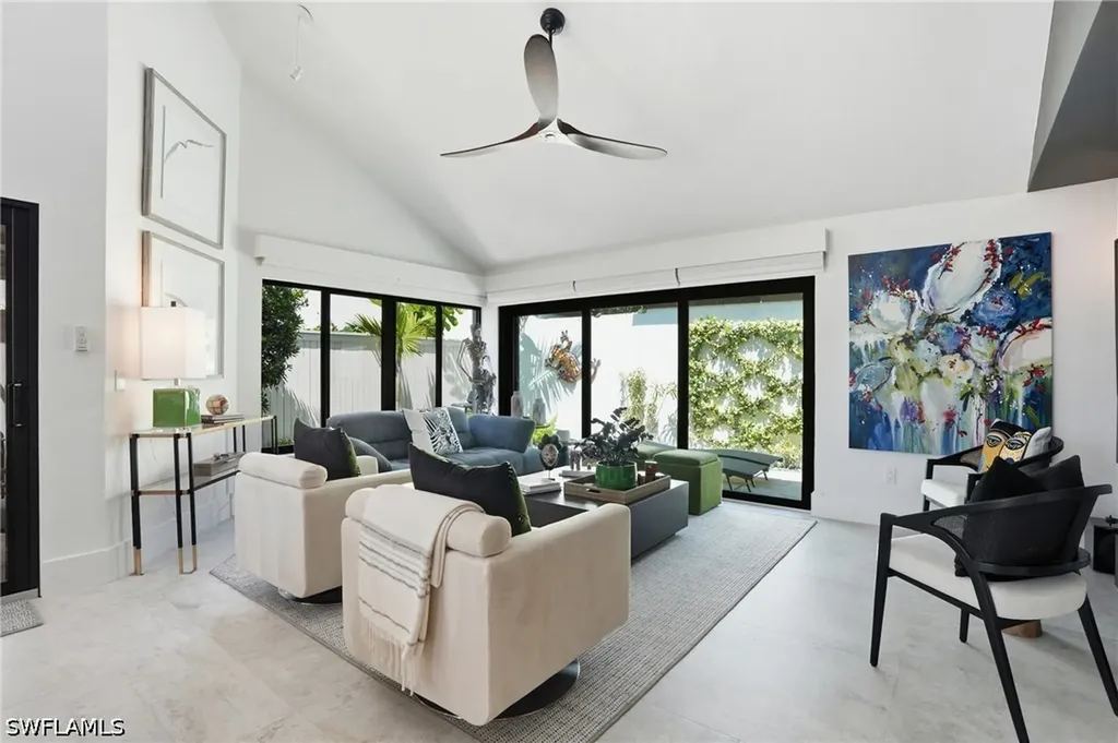 539 Bay Villas Lane Naples FL 34108