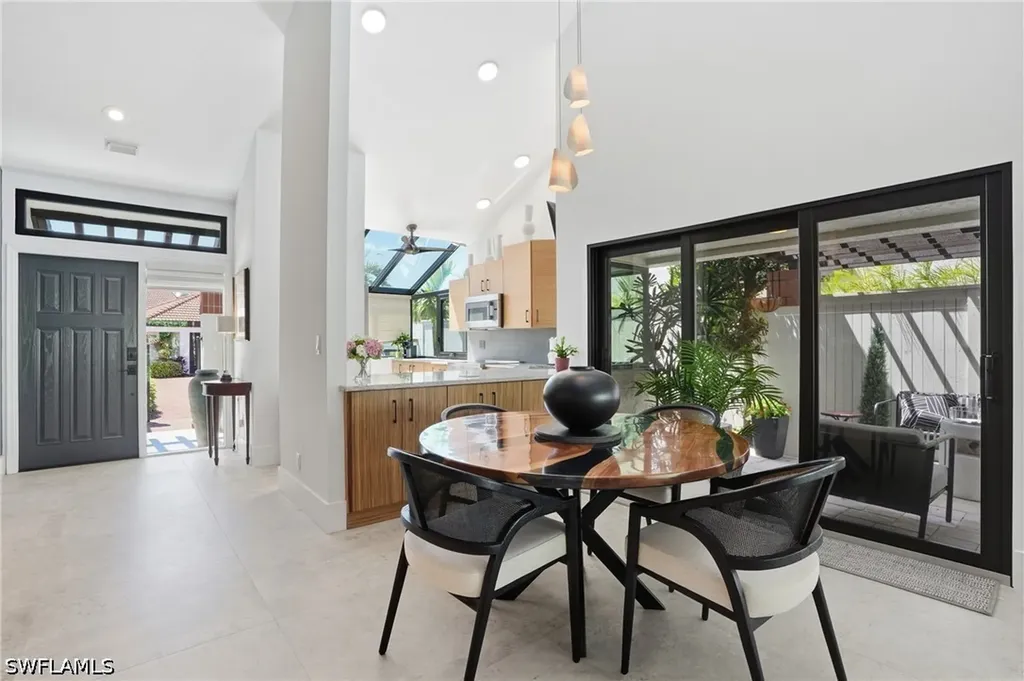 539 Bay Villas Lane Naples FL 34108