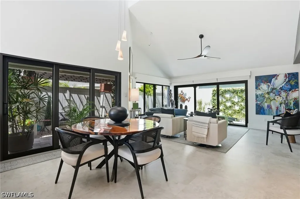 539 Bay Villas Lane Naples FL 34108