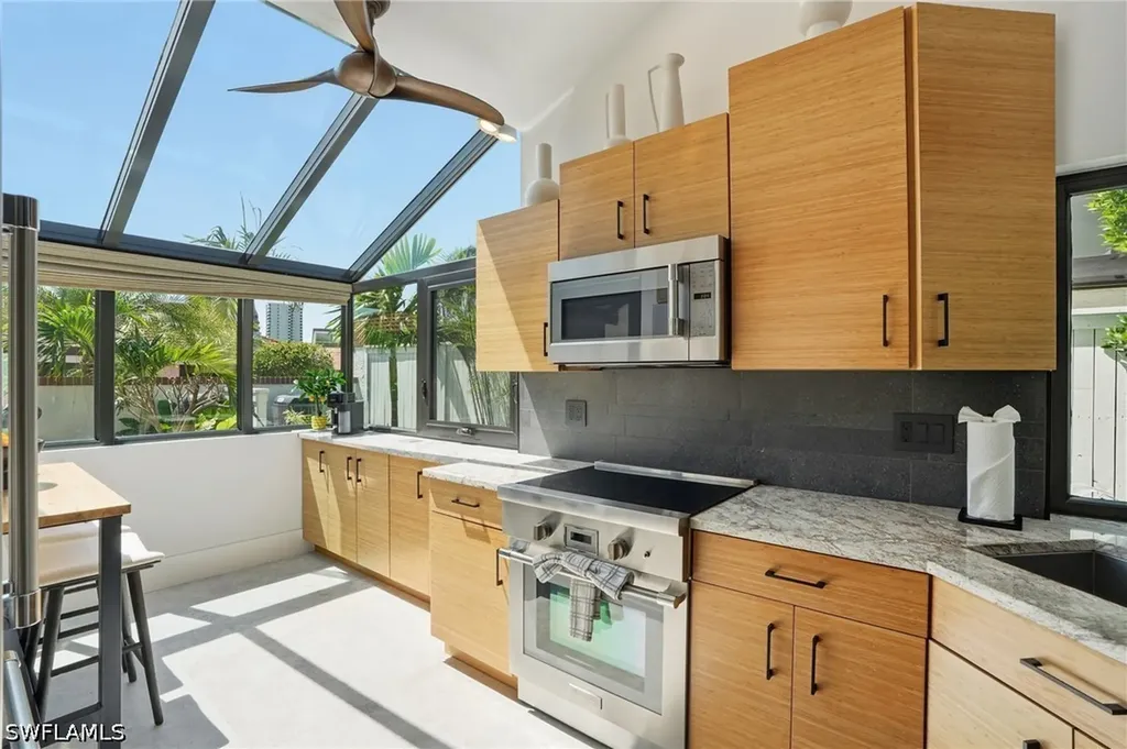 539 Bay Villas Lane Naples FL 34108