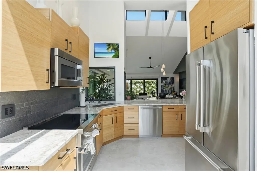539 Bay Villas Lane Naples FL 34108