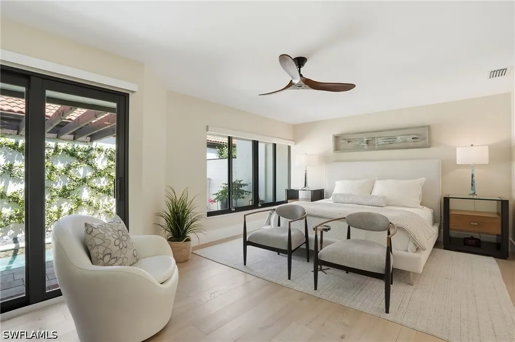 539 Bay Villas Lane Naples FL 34108