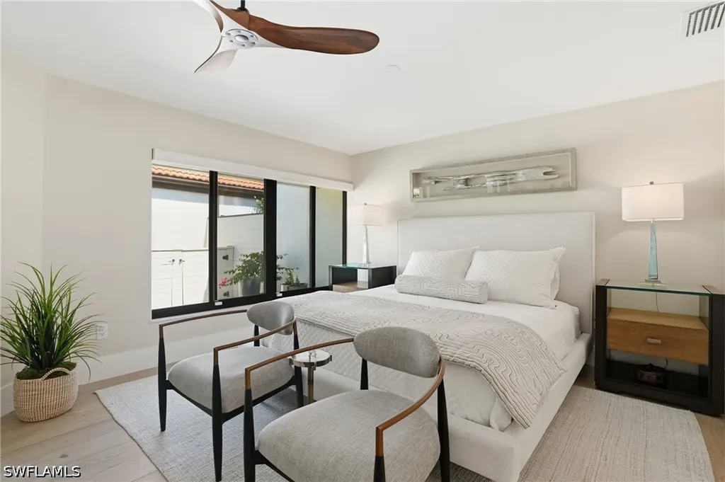 539 Bay Villas Lane Naples FL 34108