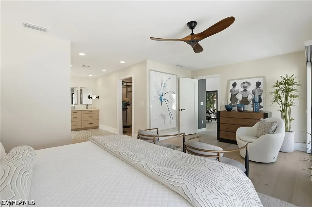 539 Bay Villas Lane Naples FL 34108