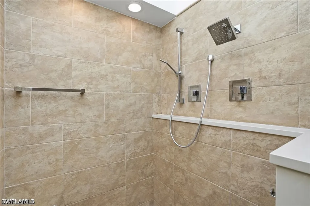 539 Bay Villas Lane Naples FL 34108