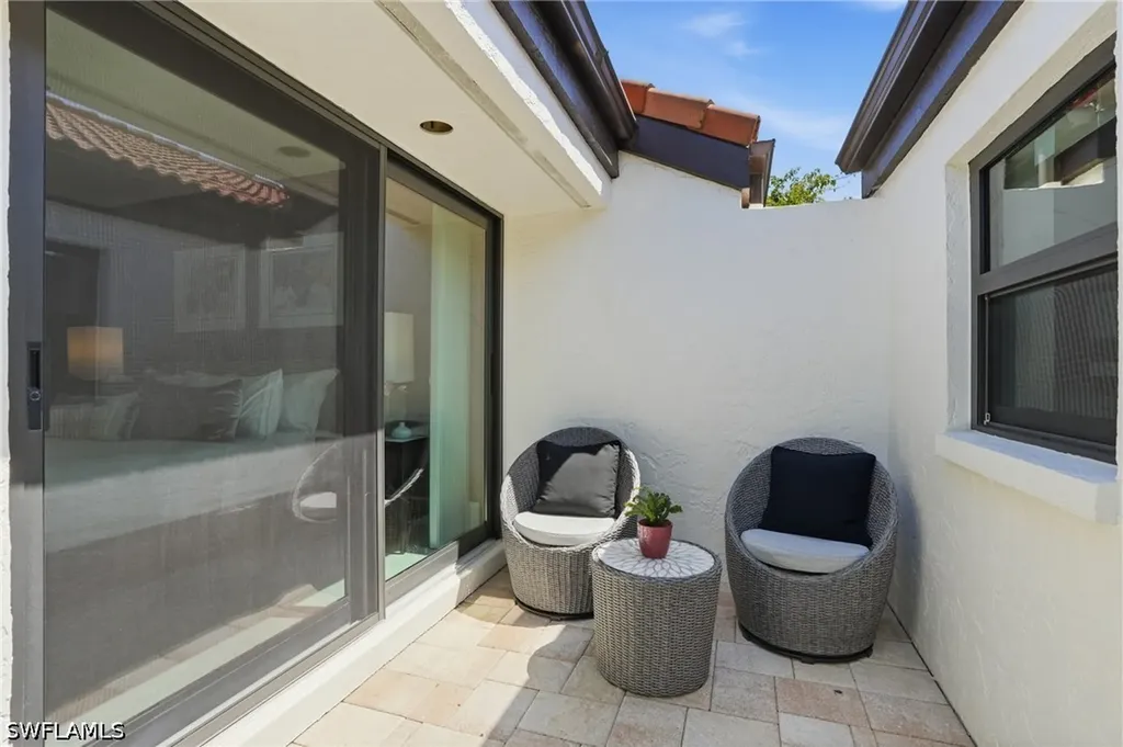 539 Bay Villas Lane Naples FL 34108