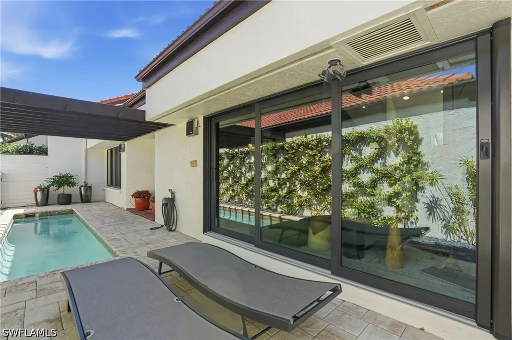 539 Bay Villas Lane Naples FL 34108