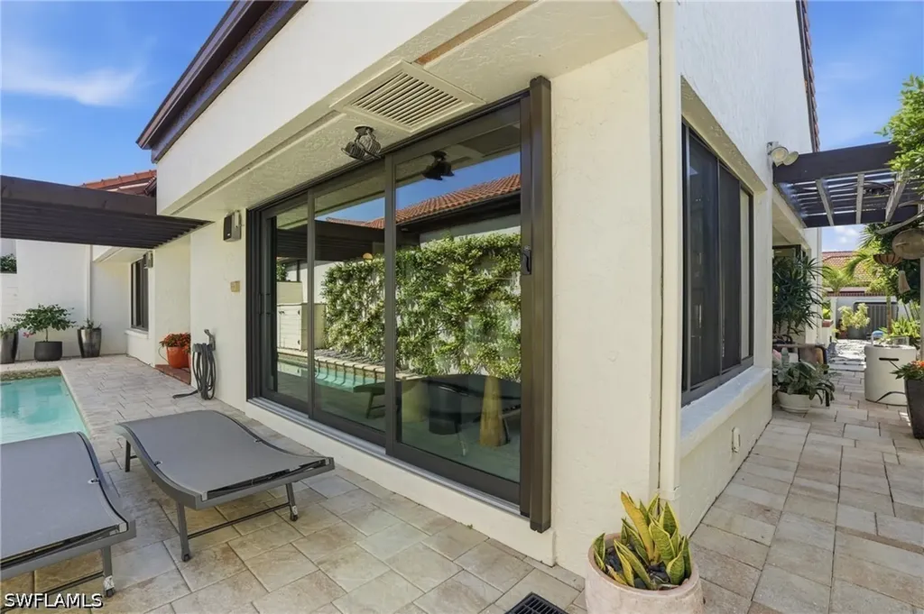 539 Bay Villas Lane Naples FL 34108