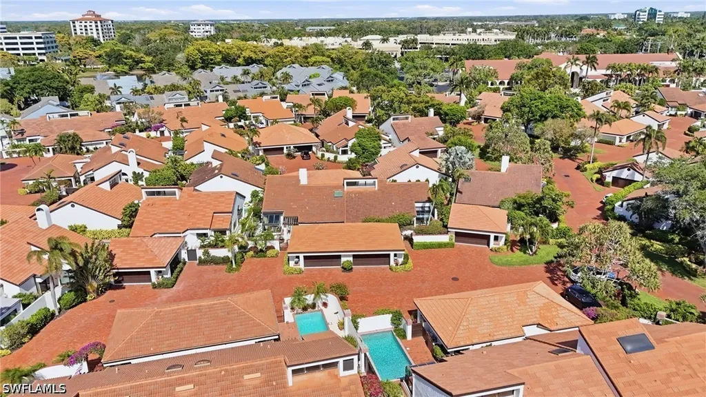 539 Bay Villas Lane Naples FL 34108