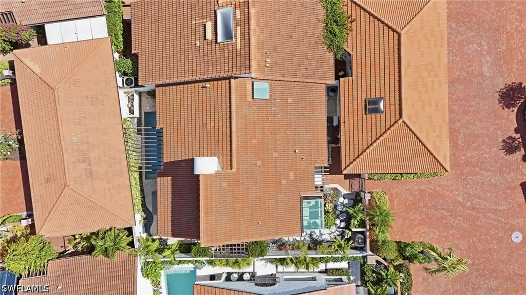 539 Bay Villas Lane Naples FL 34108