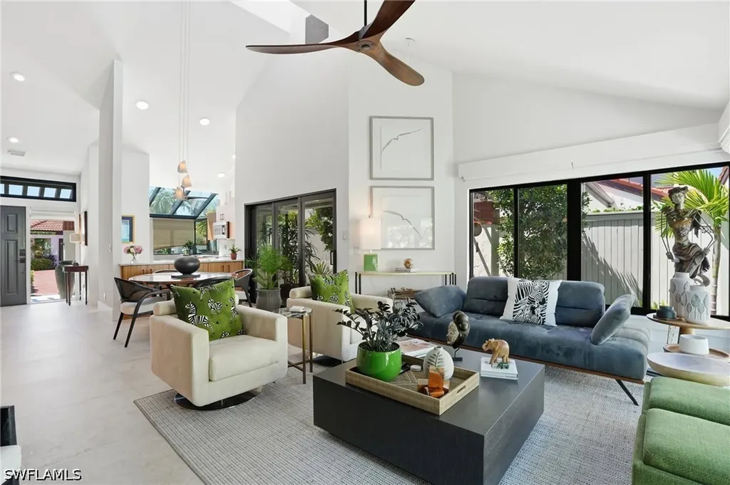 539 Bay Villas Lane Naples FL 34108