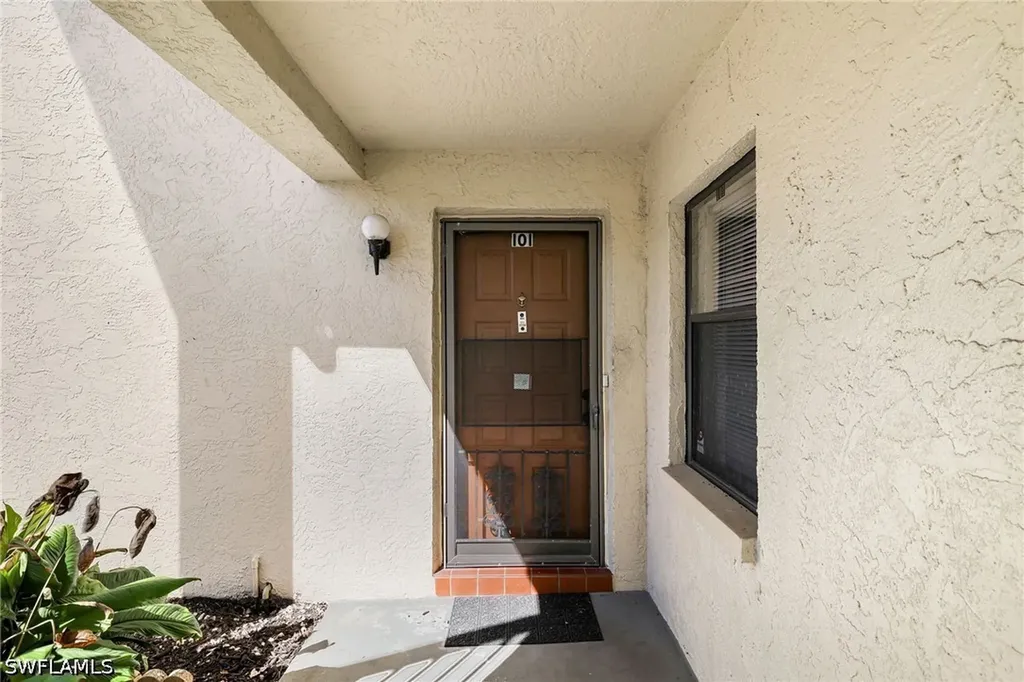 9270 Lake Park Drive Fort Myers FL 33919