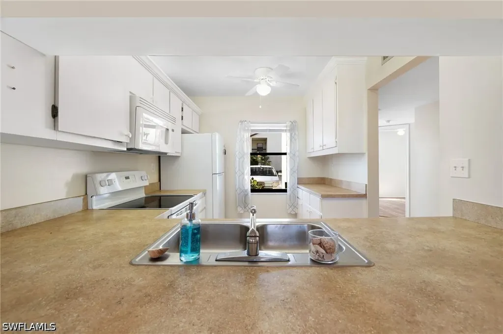 9270 Lake Park Drive Fort Myers FL 33919