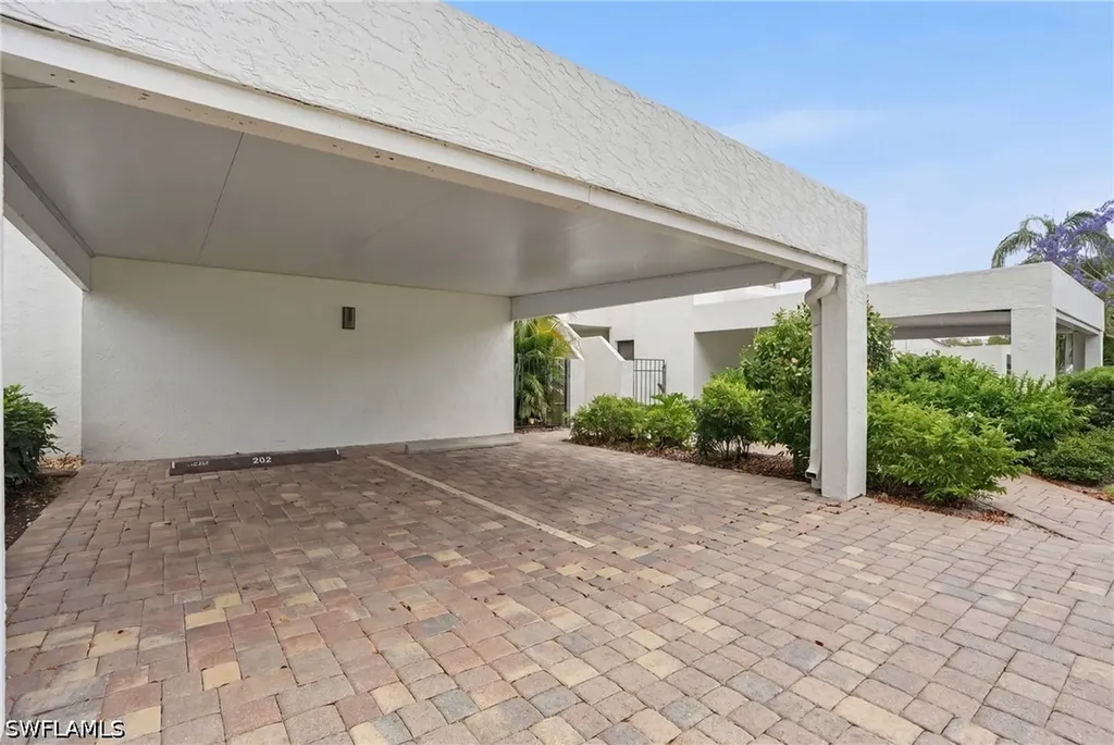637 Beachwalk Circle Naples FL 34108