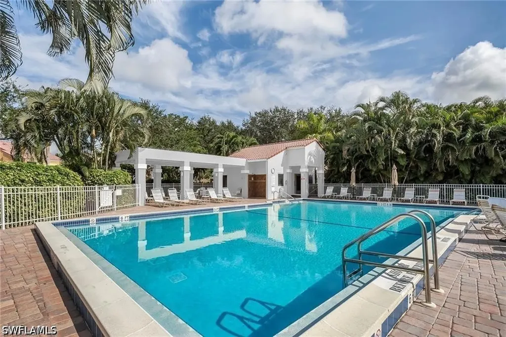 637 Beachwalk Circle Naples FL 34108