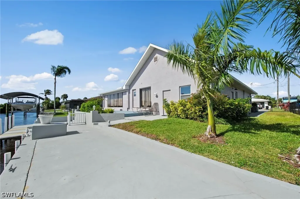 7195 Reymoor Drive North Fort Myers FL 33917