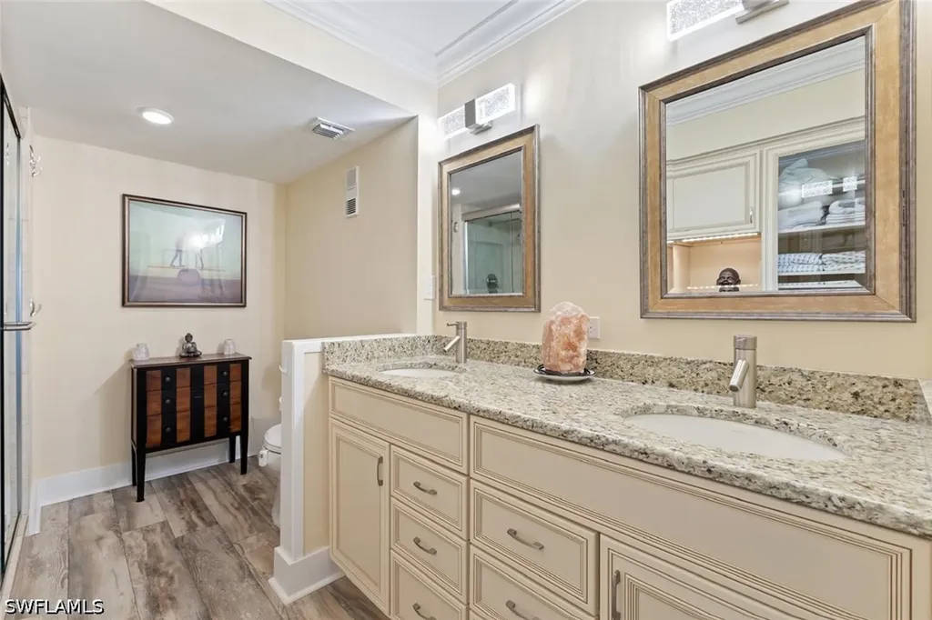 555 Park Shore Drive Naples FL 34103