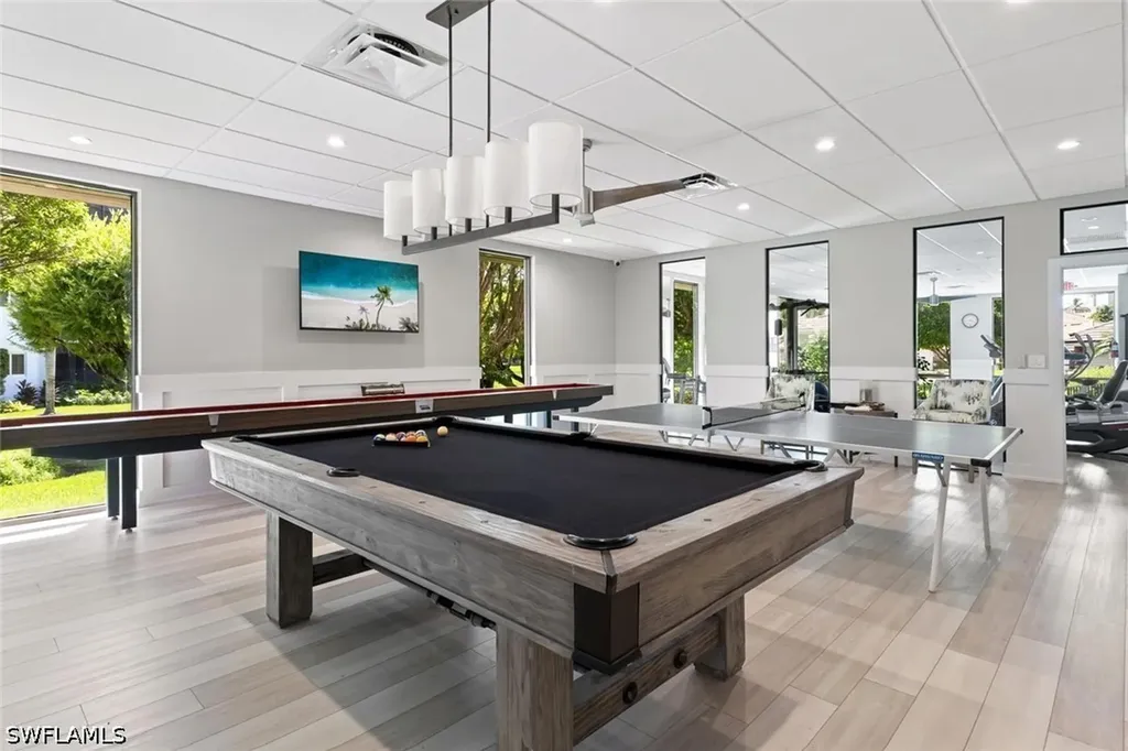 555 Park Shore Drive Naples FL 34103