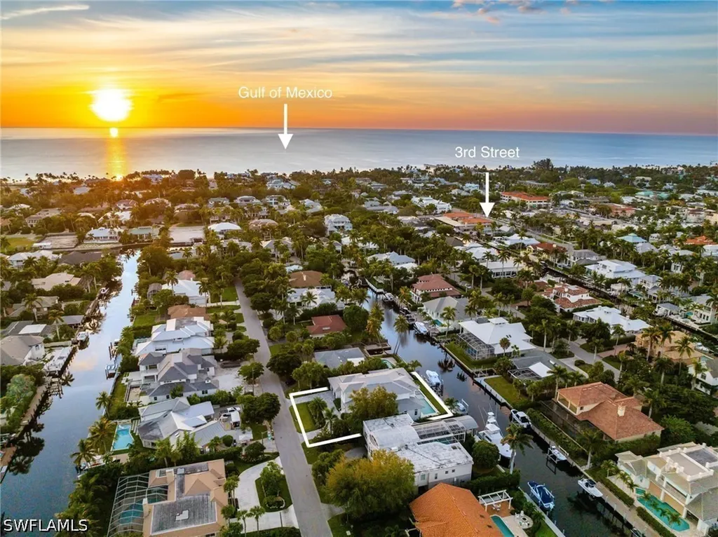 555 17th Avenue S Naples FL 34102