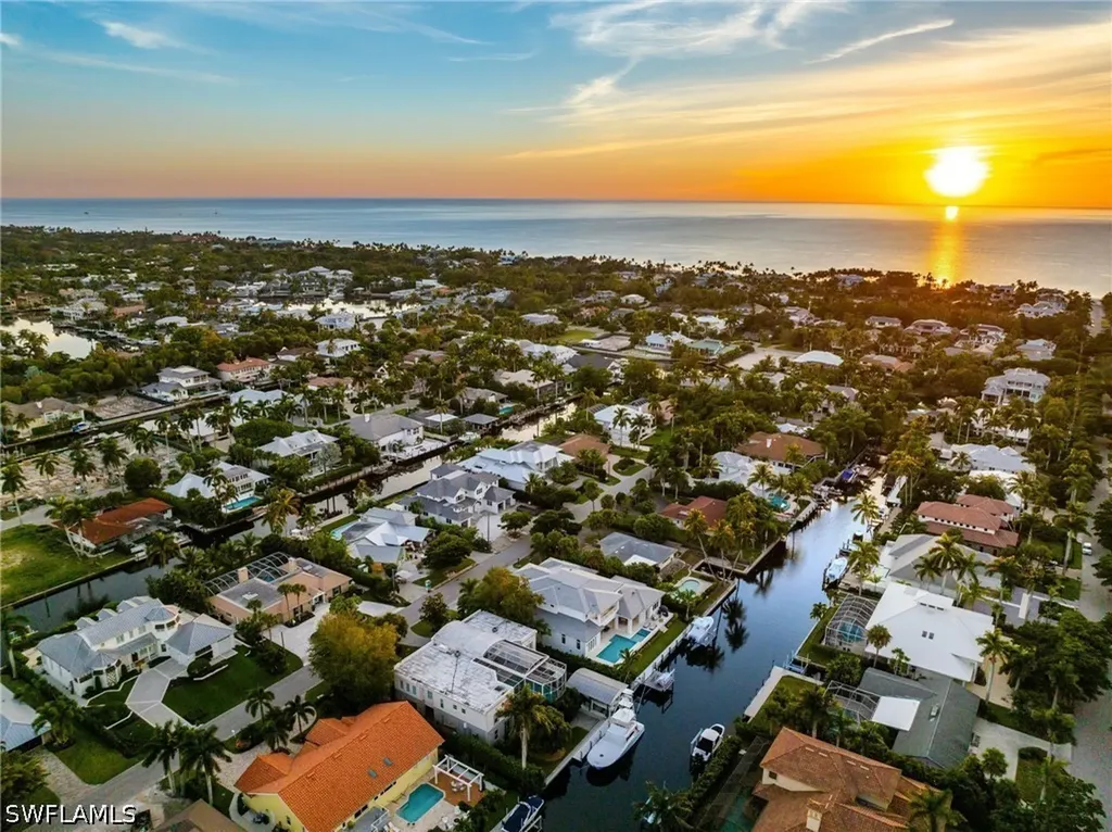 555 17th Avenue S Naples FL 34102