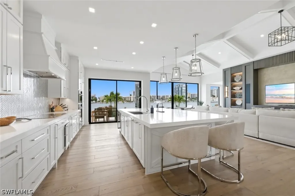 200 Bahia Point Naples FL 34103