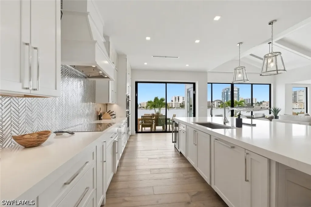 200 Bahia Point Naples FL 34103
