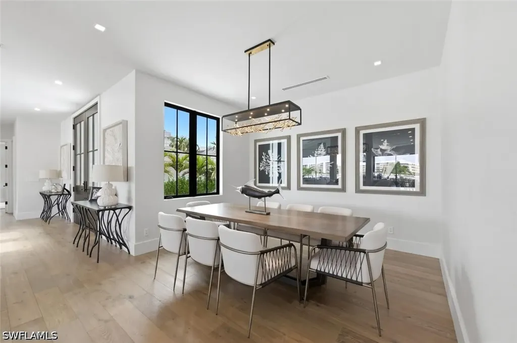 200 Bahia Point Naples FL 34103