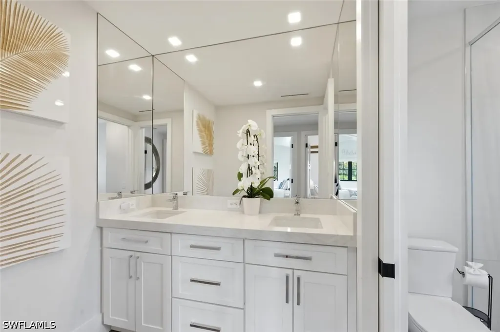 200 Bahia Point Naples FL 34103