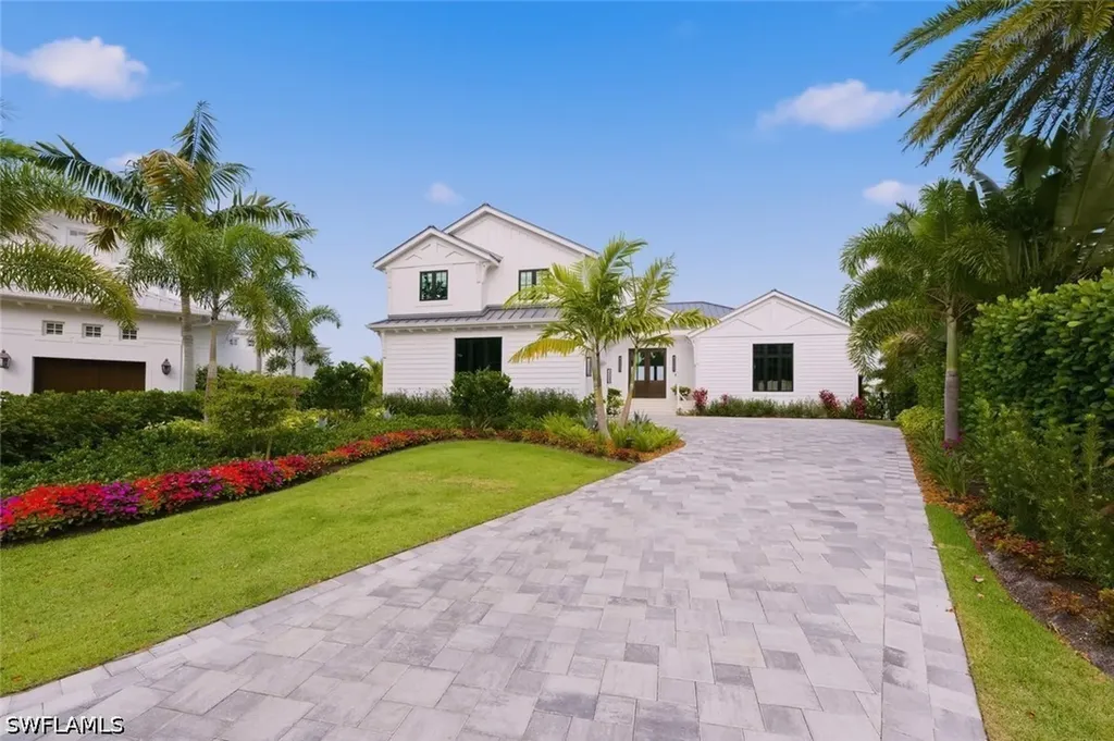 200 Bahia Point Naples FL 34103
