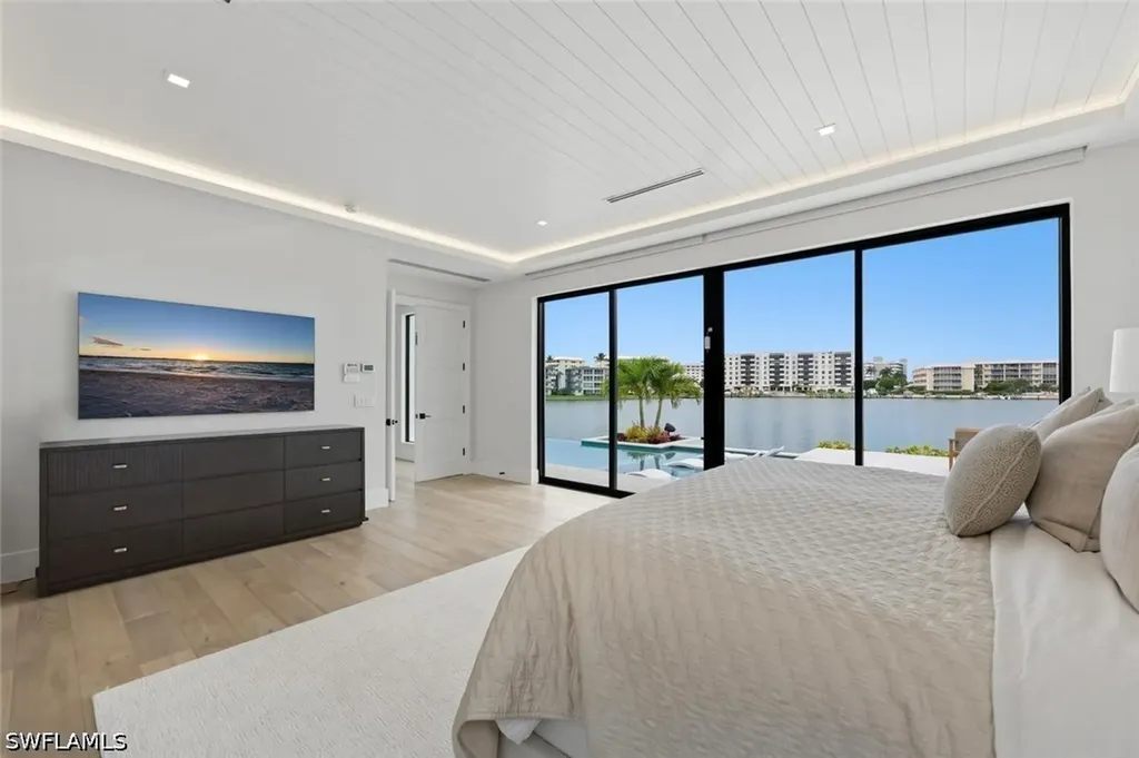 200 Bahia Point Naples FL 34103