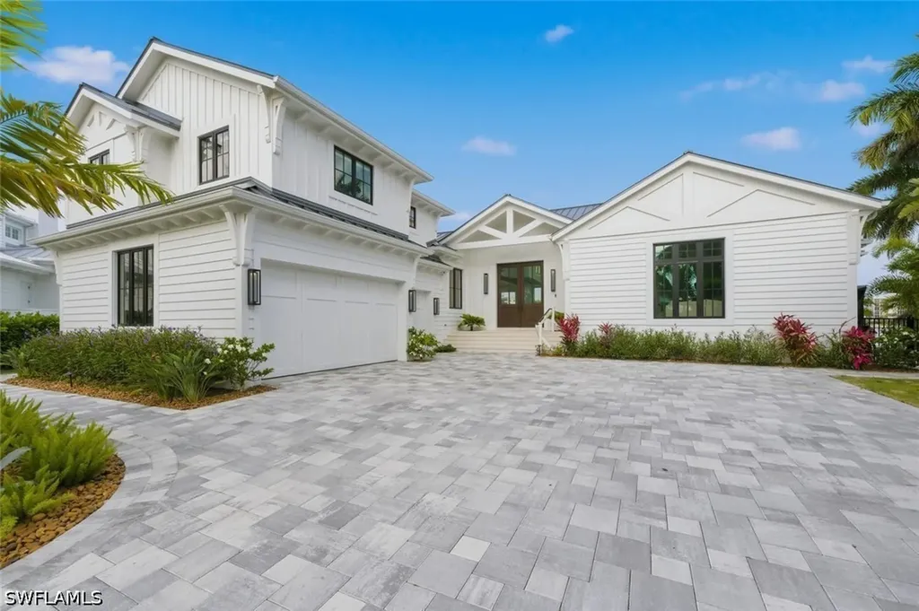 200 Bahia Point Naples FL 34103