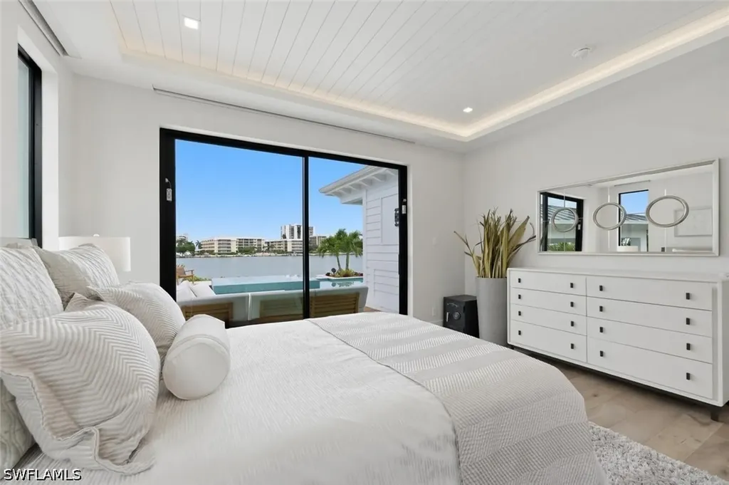 200 Bahia Point Naples FL 34103