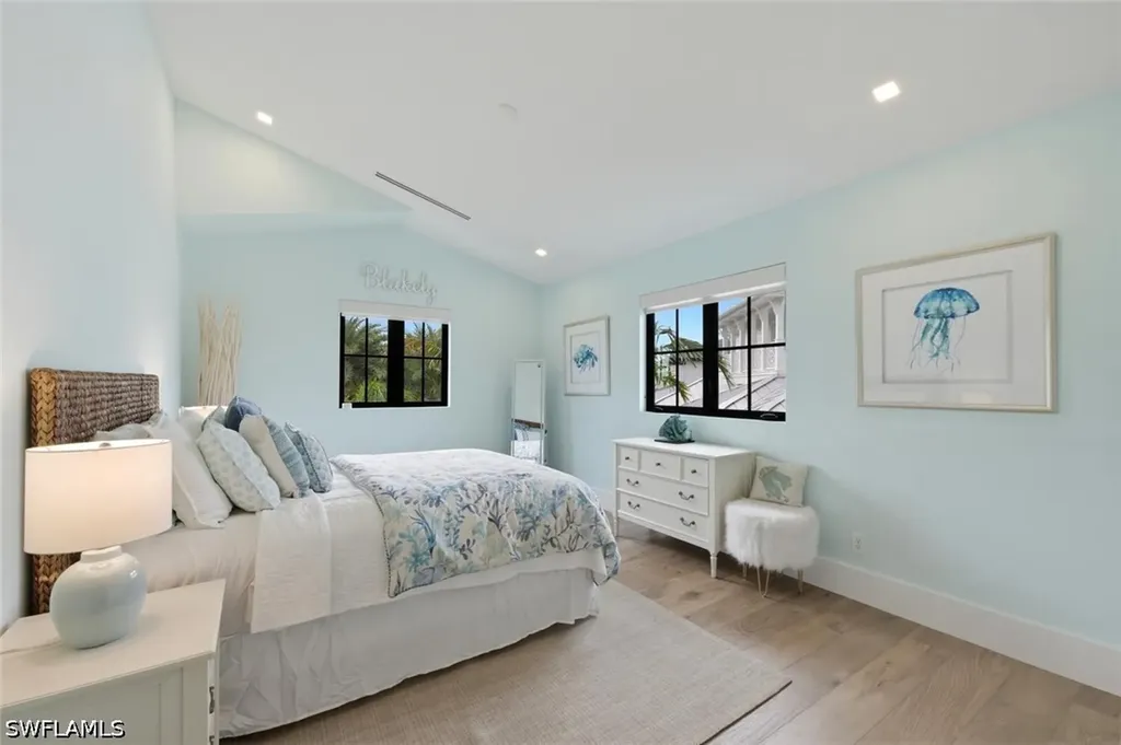 200 Bahia Point Naples FL 34103
