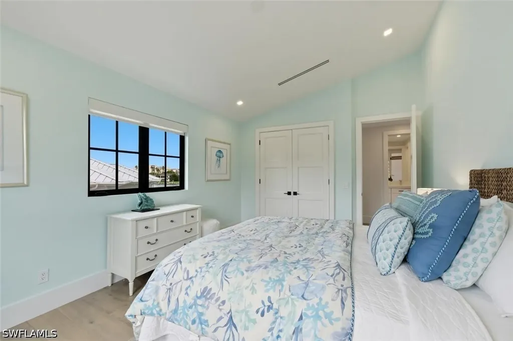 200 Bahia Point Naples FL 34103