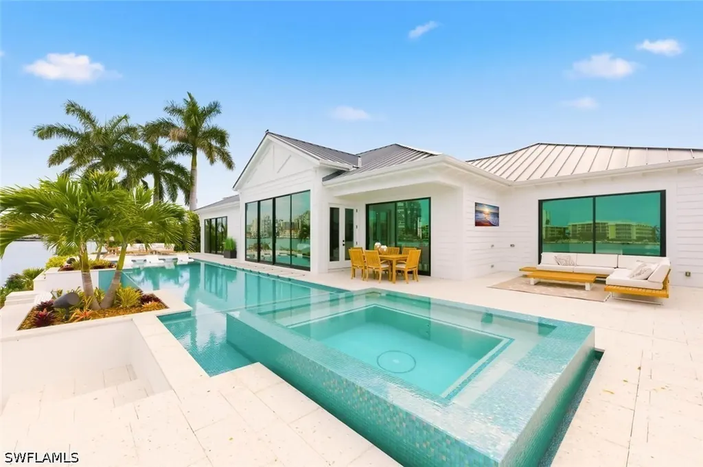 200 Bahia Point Naples FL 34103