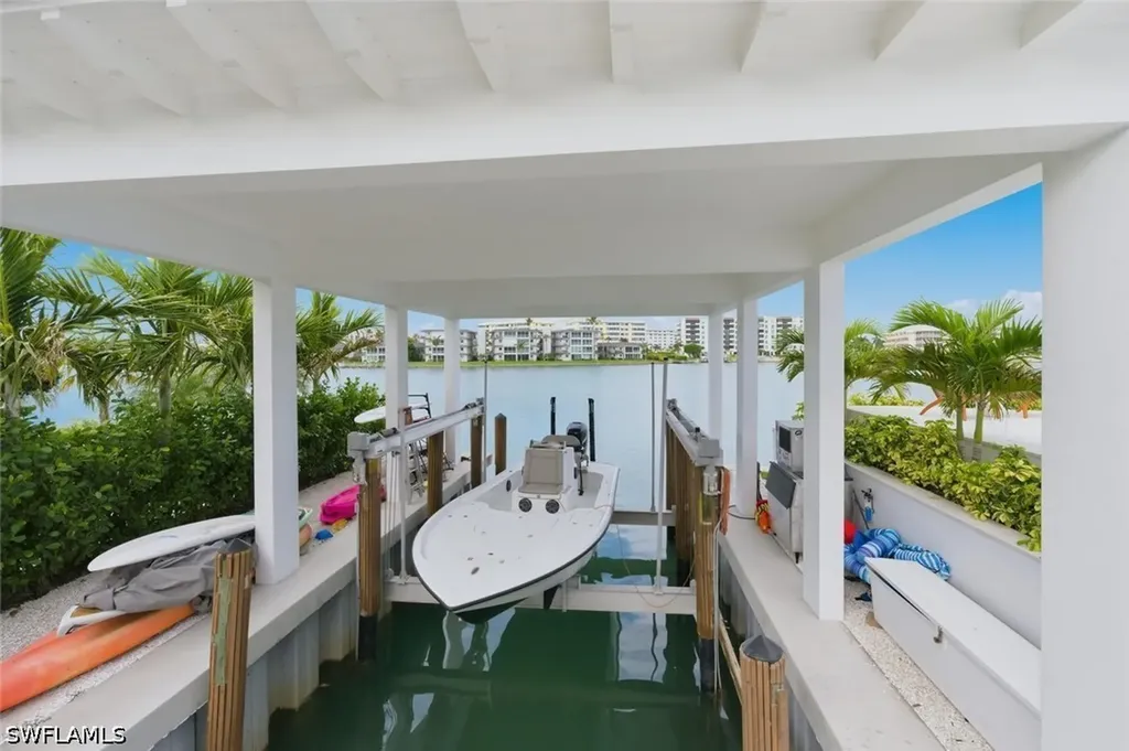 200 Bahia Point Naples FL 34103