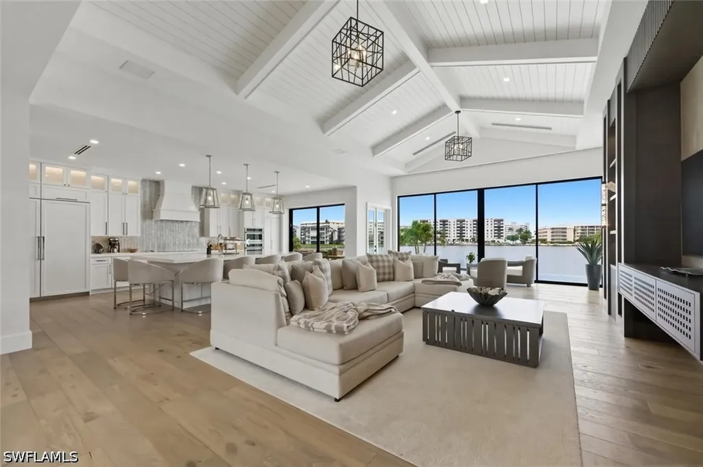 200 Bahia Point Naples FL 34103