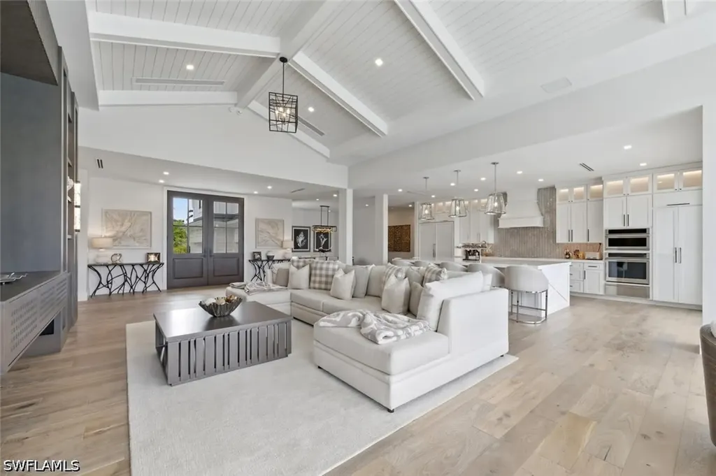 200 Bahia Point Naples FL 34103