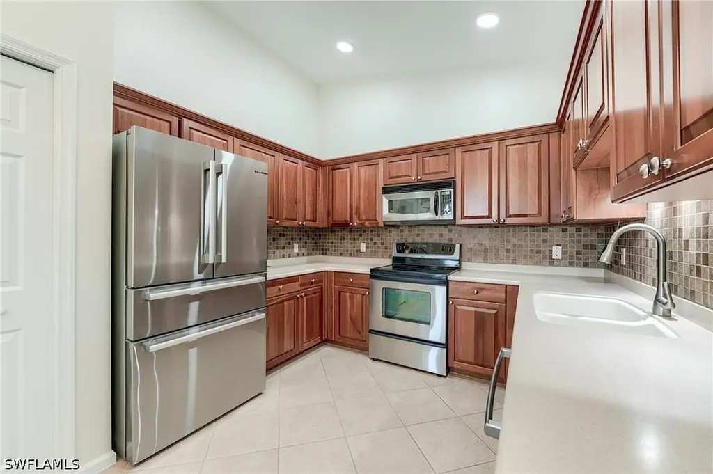 3080 Meandering Way Fort Myers FL 33905