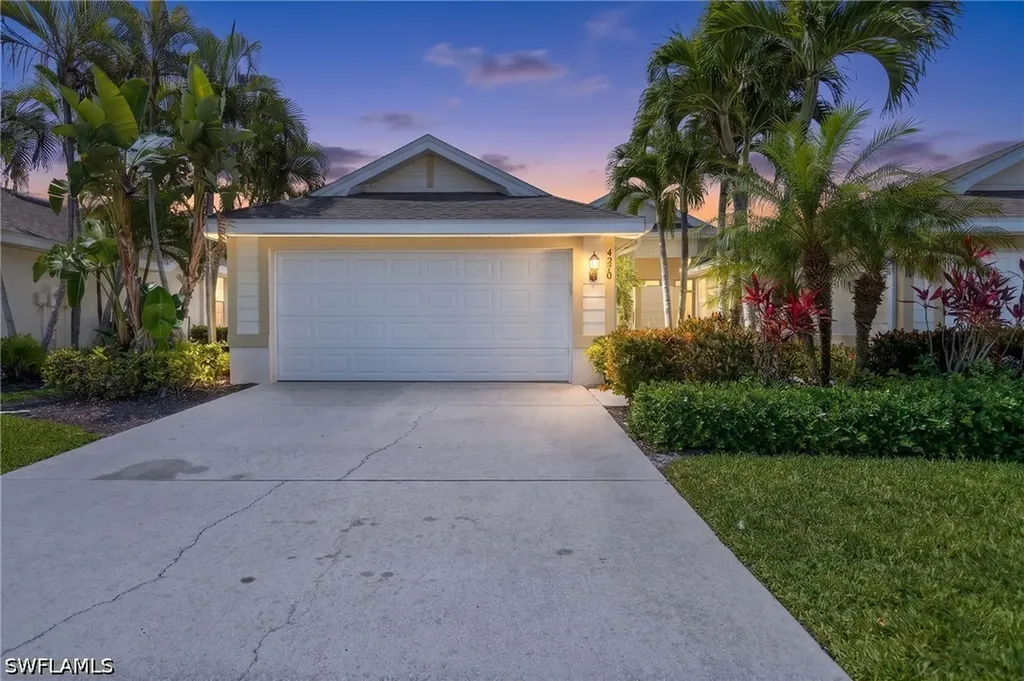 4270 Avian Avenue Fort Myers FL 33916
